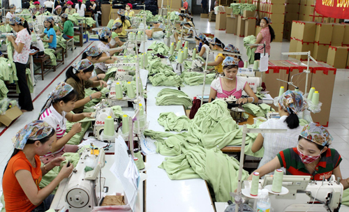 ໃນ 6 ເດືອນຕົ້ນປີການ ສົ່ງອອກເຄື່ອງຕຳແຜ່ນຕັດຫຍິບຫວຽດນາມ ບັນລຸເກືອບ 9 ຕື້ USD